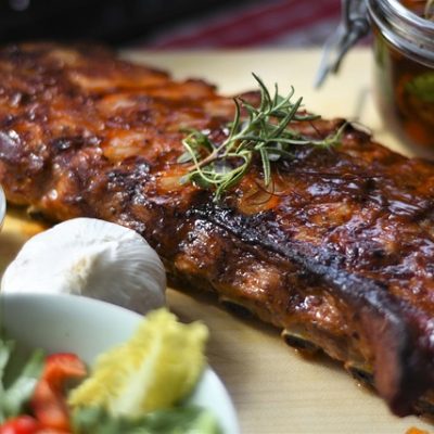 Grilled spare ribs